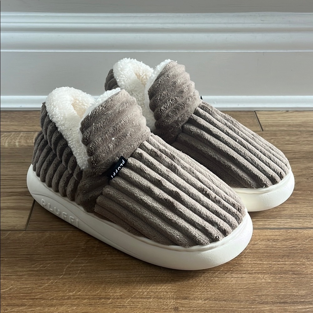 Women’s Pluffi Slippers